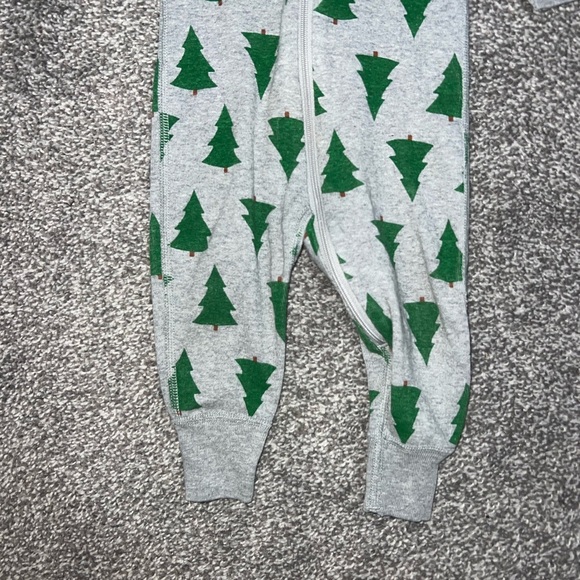 Hanna Andersson Sleeper Christmas Tree 6-12 months - Picture 4 of 12